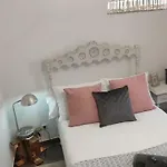 بيت ضيافة Casa 40th-music Wood House 4*