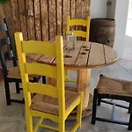 Casa 40th-music Wood House بيت ضيافة