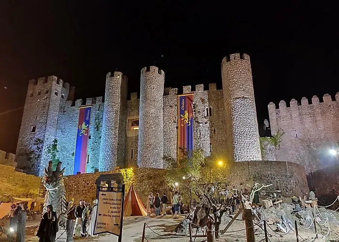 Casa 40th-music Wood House بيت ضيافة 4*