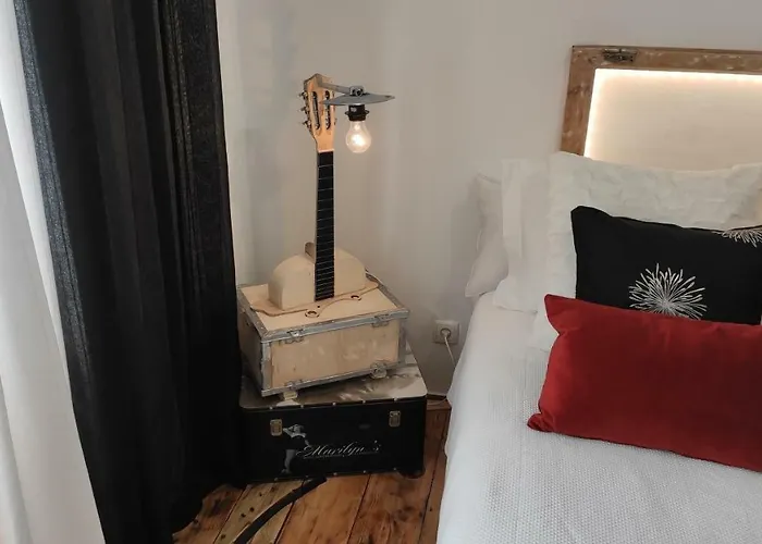 Casa 40th-music Wood House بيت ضيافة